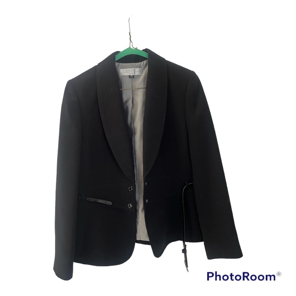 10P jacket by Tahari